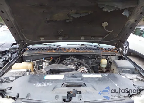 1999 Chevrolet Silverado 1500 Ls z USA, uszkodzony, nr VIN 1GCEK19T6XE106131